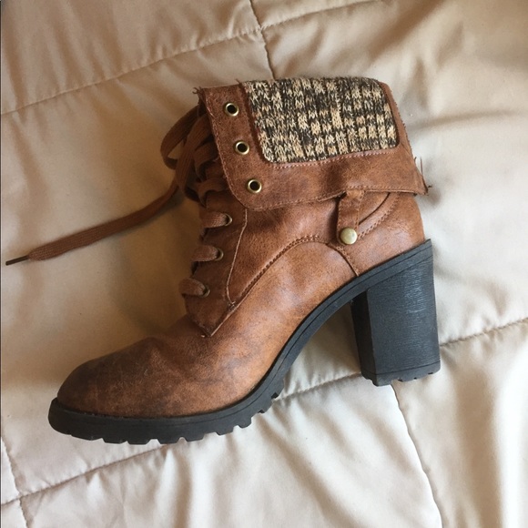 Combat Booties w/ Detailing - Picture 1 of 3